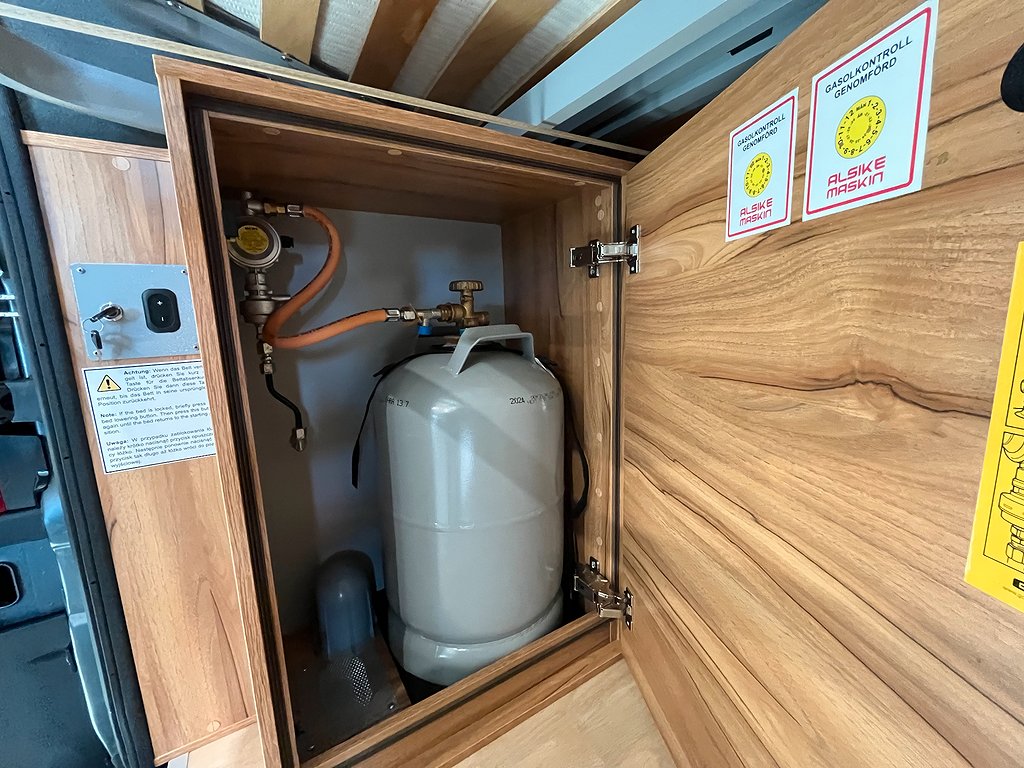 Affinity One 295 / Dragkrok / Litium / Solcell / Våningssäng - Affinity