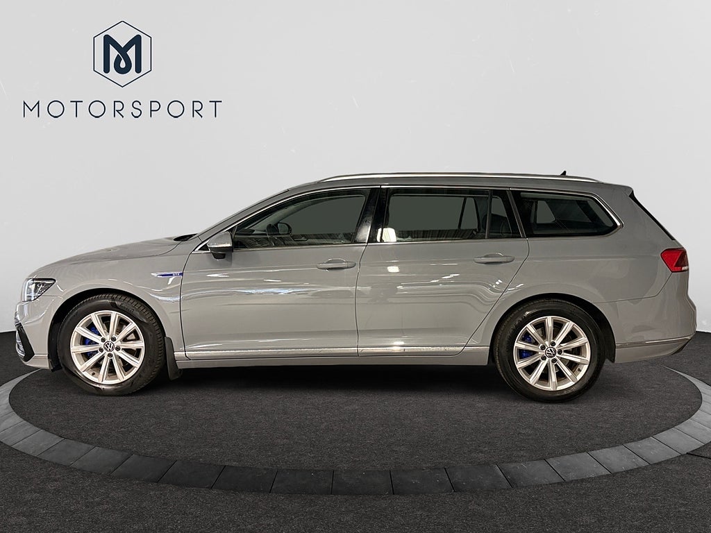 Volkswagen Passat Sportscombi GTE DRAG Värmare Navi Adap-farth Carplay bild 3