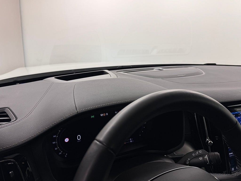 Volvo V60 T6 Plug-In Hybrid AWD Ultra Dark Pano H&K MOMS Fullutr bild 11
