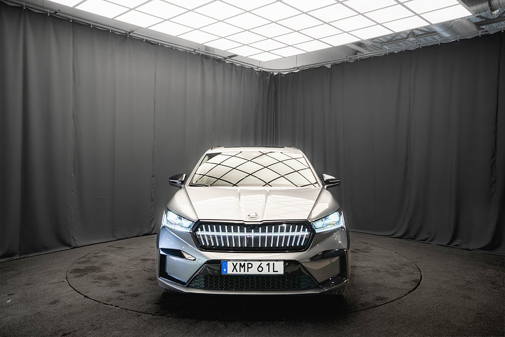 Skoda Enyaq iV 80x SPORTLINE PANO CRYSTAL DRAG 21'' 360° CANTON MOMS