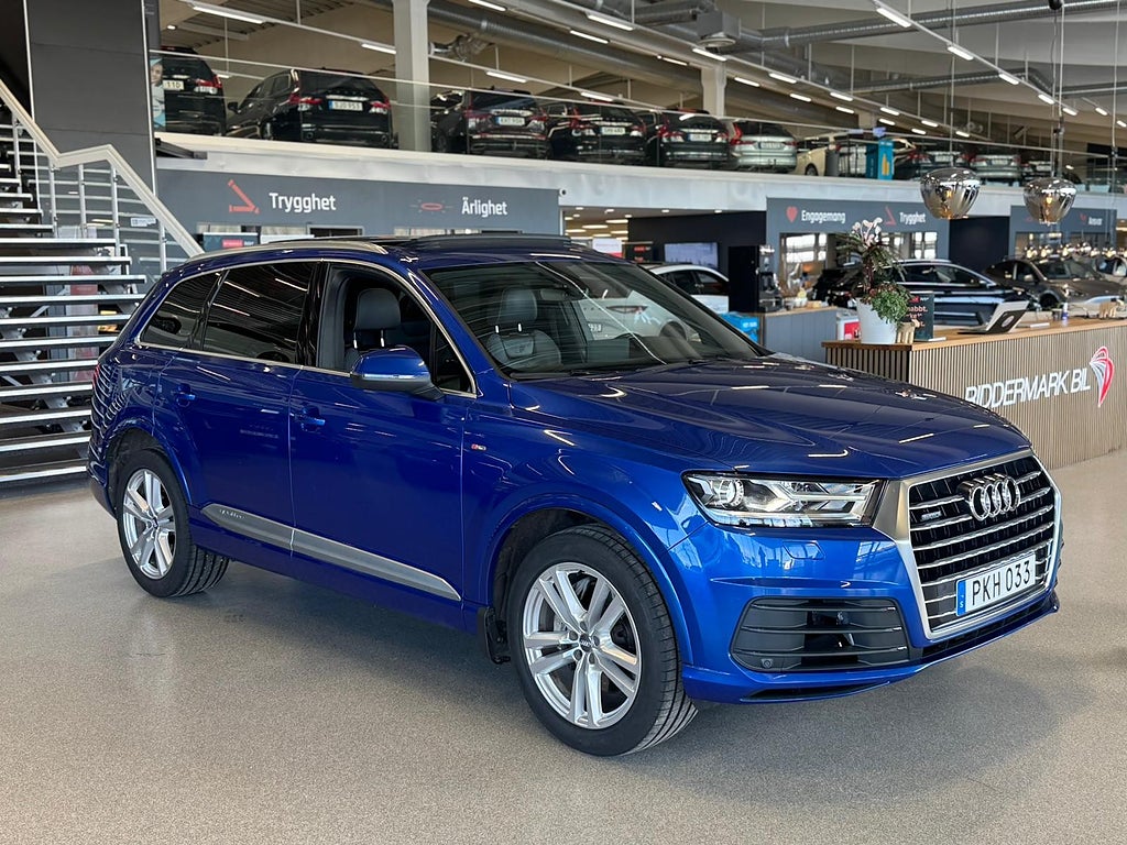 Audi Q7 3.0 TDI V6 Q S-Line 7-Sits Värmare Pano Luft Drag