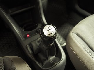 Halvkombi Volkswagen Cross Up! 17 av 17