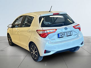 Toyota Yaris Hybrid e-CVT Rattvärme/Kamera/MoK/AWD – bild 5