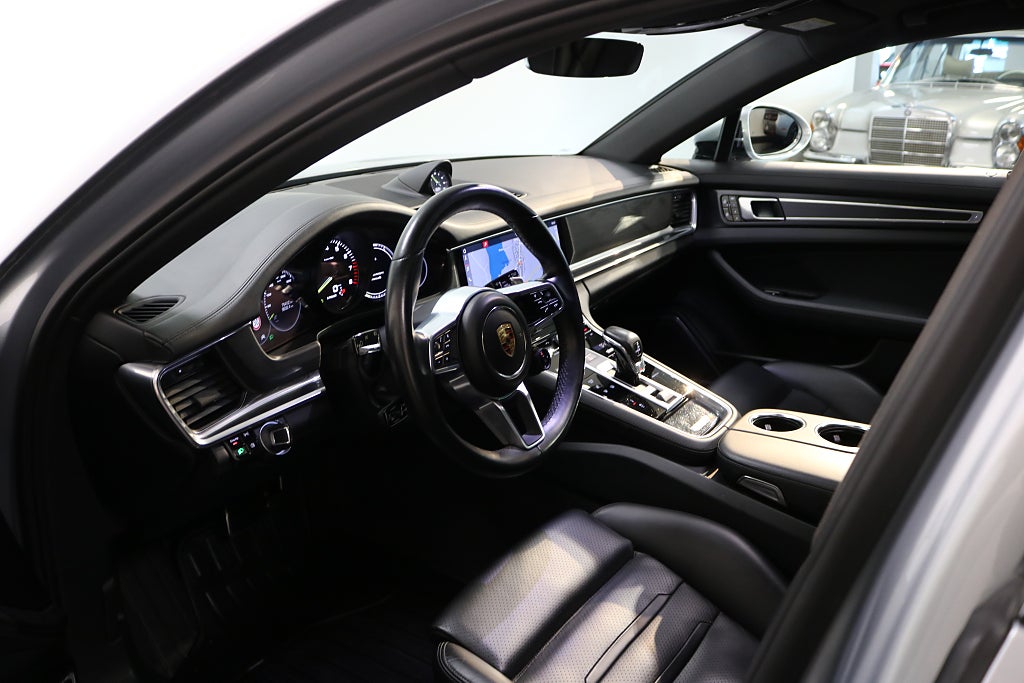 Porsche Panamera 2020 - miniatyr 7