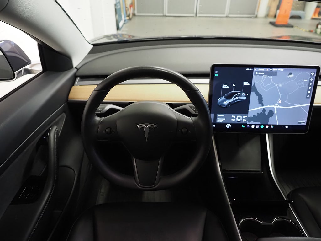 Tesla Model 3 Standard Range Plus Panorama Läder Navigation Kamera 2020