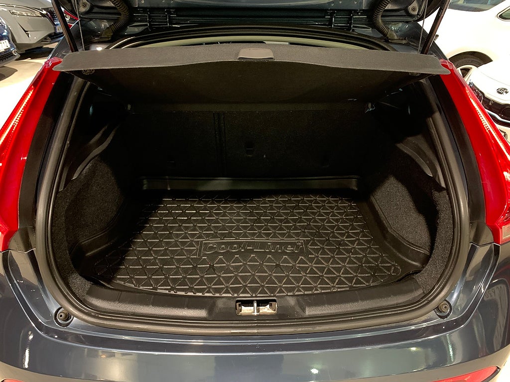 Volvo V40 T3 152hk Momentum | Business Adv | Intellisafe | Navi 2018