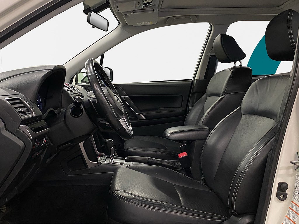 Subaru Forester 2.0 4WD Läder, Drag, Backkamera, 1 BRUKARE, Pano