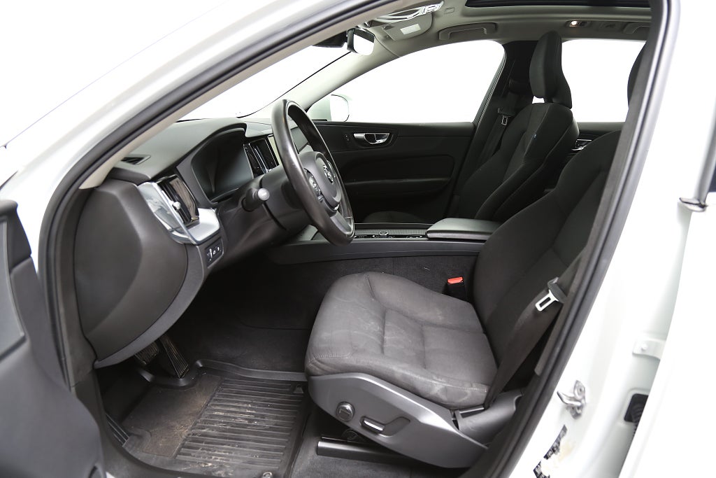 Volvo XC60 Recharge T6 340hk AWD Momentum Pano Drag Leasbar 2021