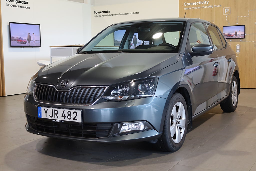 Skoda Fabia 1.2 TSI Style M-Värme CarPlay PDC Blåtand 2017
