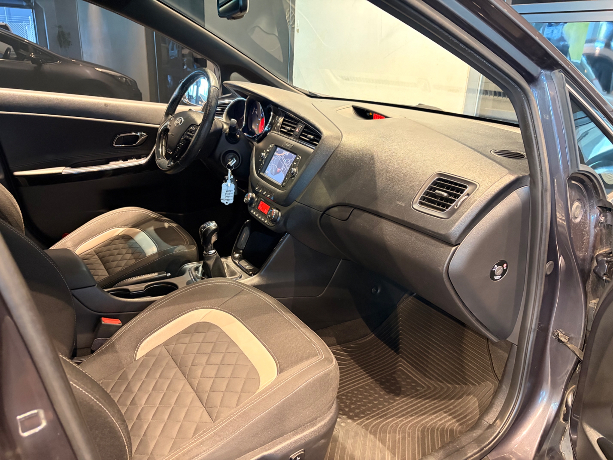 Kia Ceed 1.6 CRDi 2016, kuva 5/68