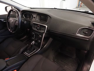 Halvkombi Volvo V40 12 av 23