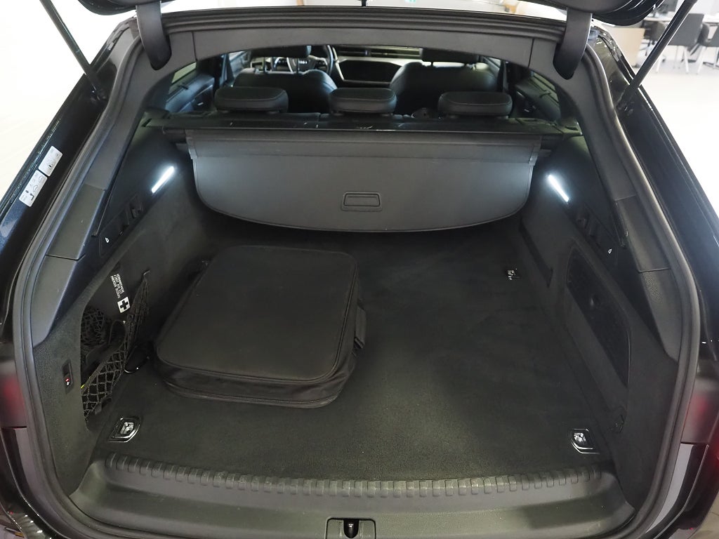 Audi A6 Avant 55 TFSI e quattro S-Line Pano 360° B&O Skinn Drag 2021