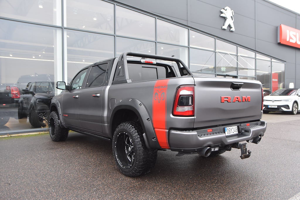 RAM 1500 Limited Crew Cab 5.7 V8 HEMI Carven avgassytem