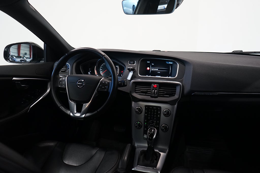 Volvo V40 Cross Country D2 Business Advanced Summum Panorama Värmare 1