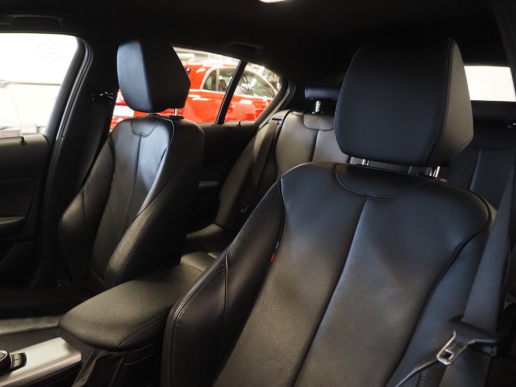 BMW 118I 136hk Steptronic M Sport | Skinn | PDC | 2019