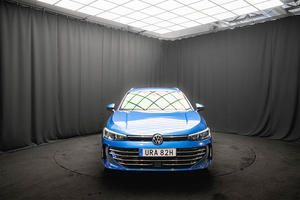 Volkswagen Passat eHybrid ELEGANCE DRAG KAMERA MASSAGE 1-ÄGARE MOMS