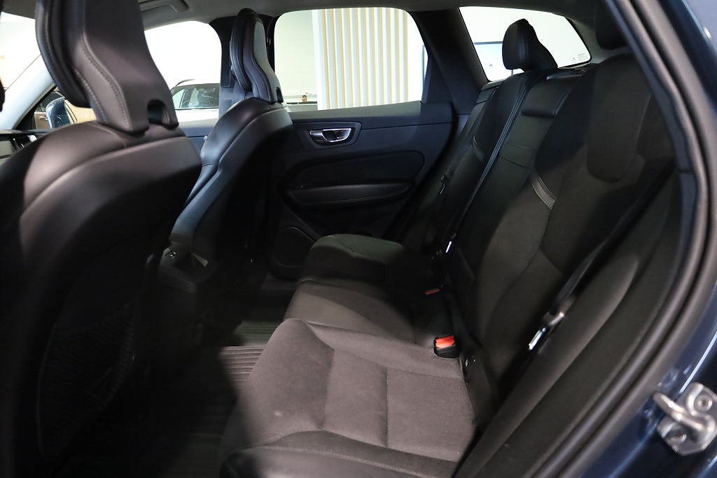Volvo XC60 D4 AWD AUT Momentum SE Navi Drag VOC Leasbar 2019