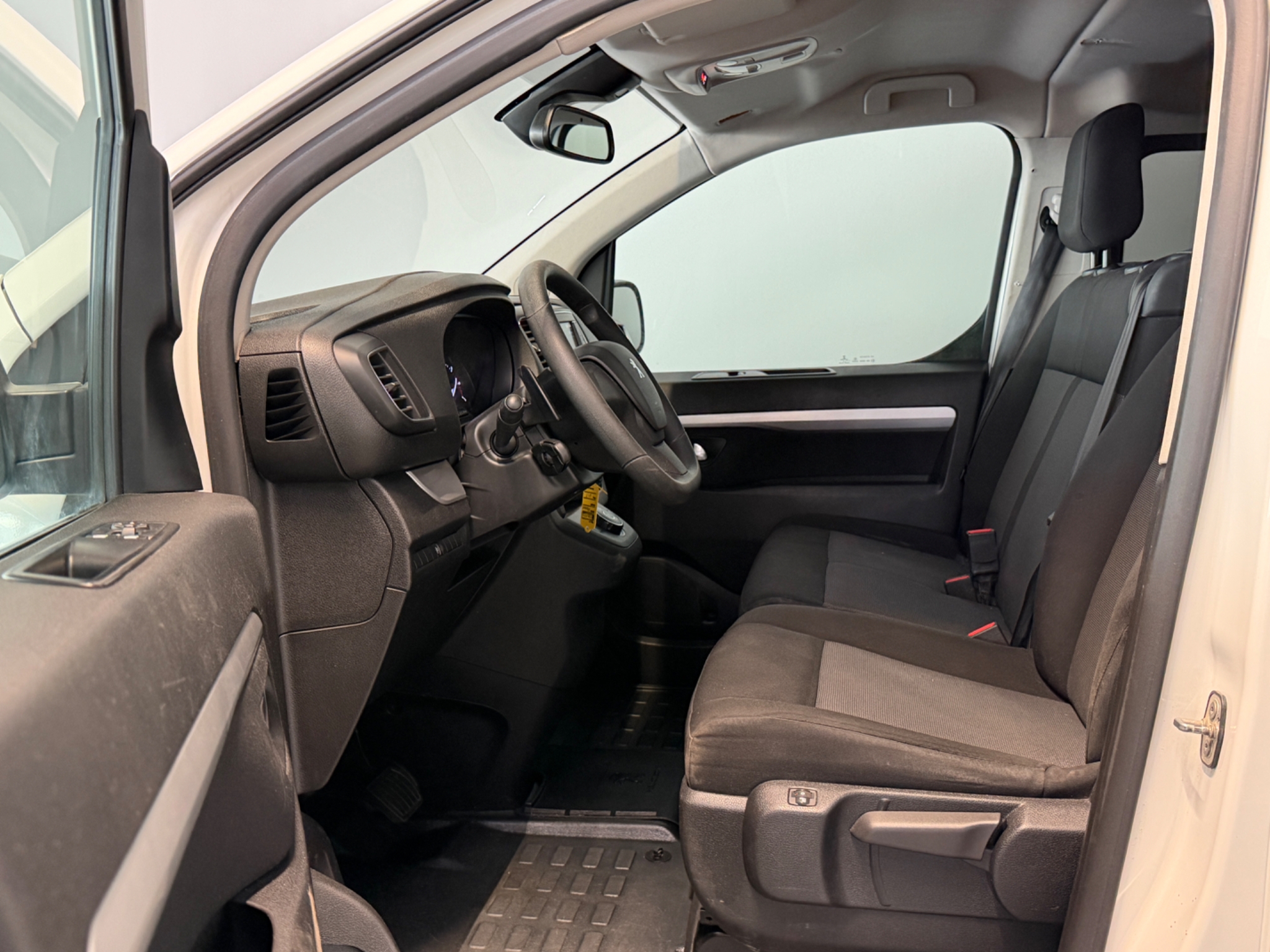 Peugeot Traveller 2019, bild 6/44