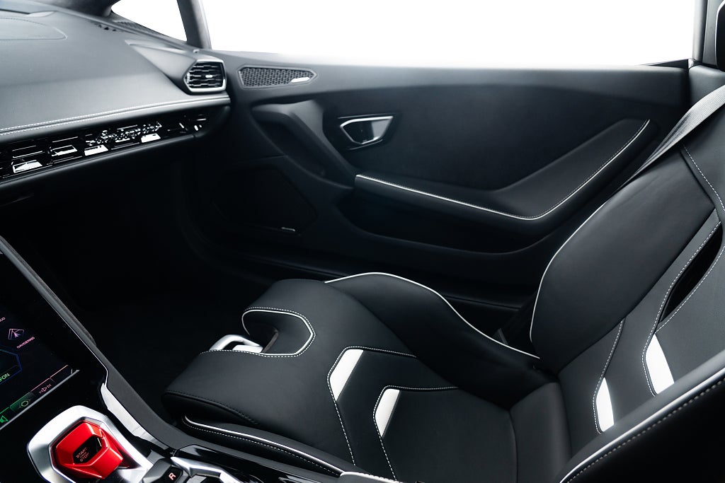 Gallery image 16 of 18