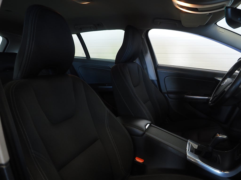 Volvo V60 T3 Business Kinetic 152hk | Bluetooth | PDC | 2017