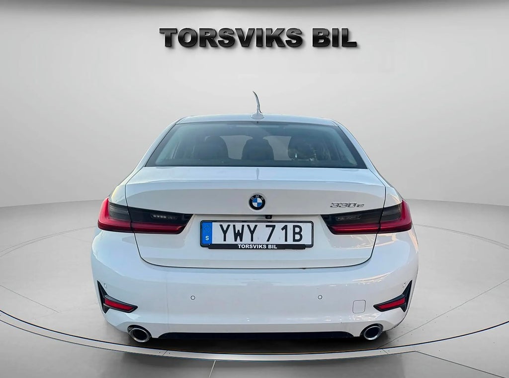 BMW 330e Sedan Steptronic Sport line - miniatyr 5