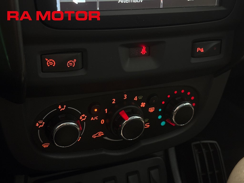 Dacia Duster 1.2 TCe 125hk | Drag | Navi | P-sensorer | M&K Värmare 2015