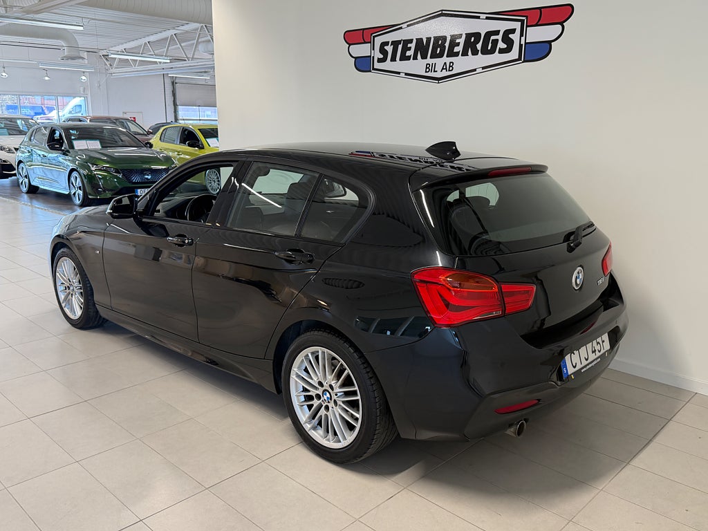 BMW 118I 5-dörrars M Sport S+V Hjul Skinn Ränta 4,95% thumbnail
