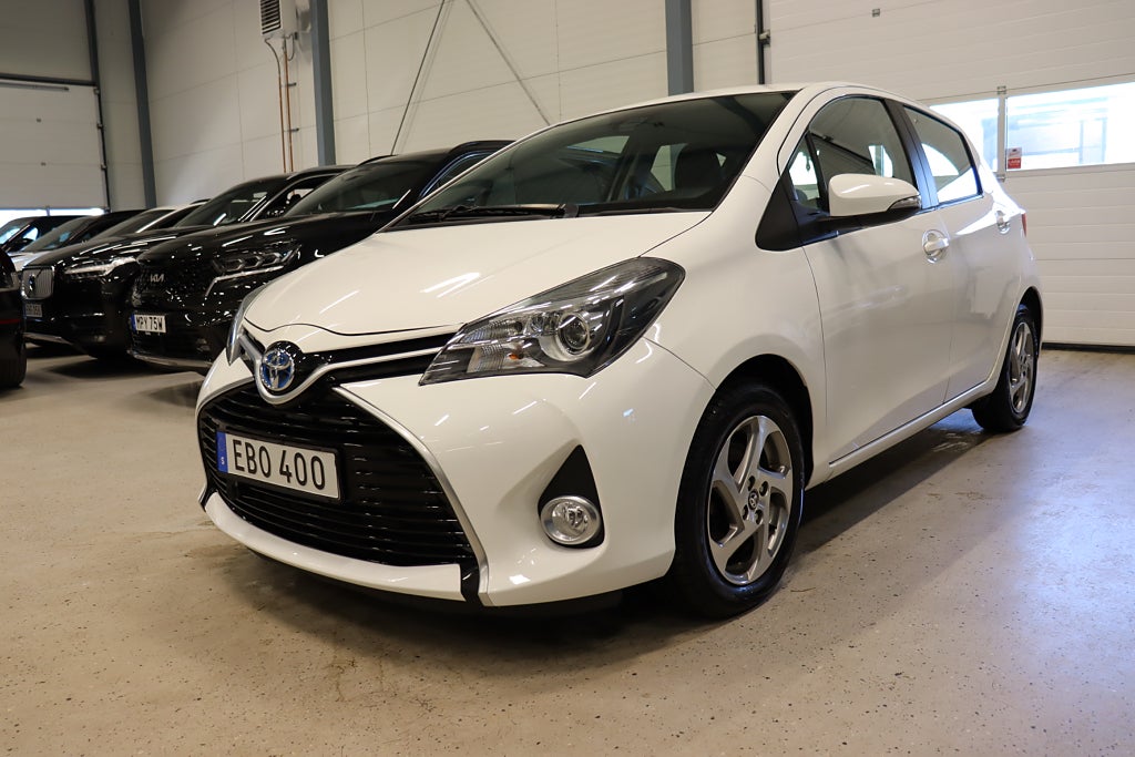 Toyota Yaris Hybrid e-CVT Active 1-Ägare M-Värm B-Kamera 101hk