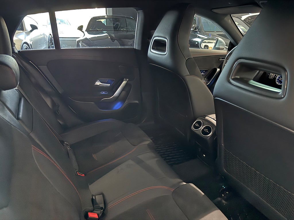 Mercedes-Benz CLA 200 AMG Sportpaket Premium Värmare 19tum - bild 13