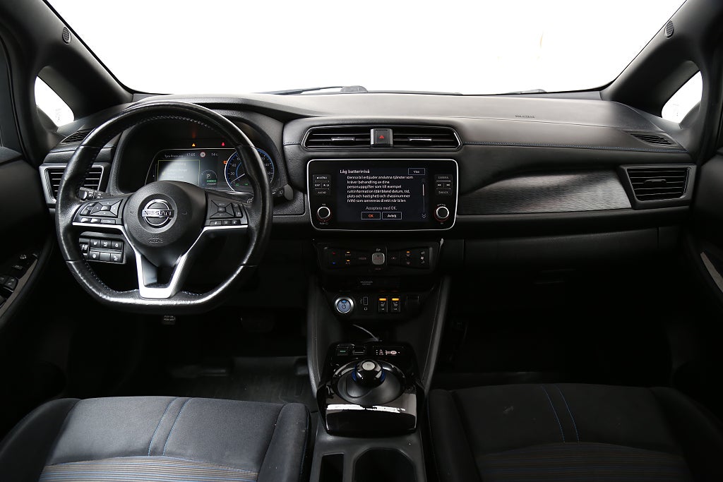 Nissan Leaf 40 kWh N-Connecta 360° I Navi I Motorvärmare 2020