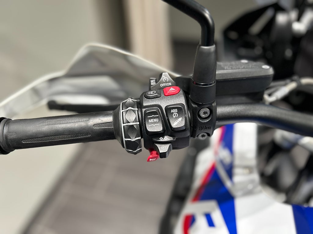 BMW R1250GS / Style HP / 3st väskor / 3,45% ränta / Motobågar