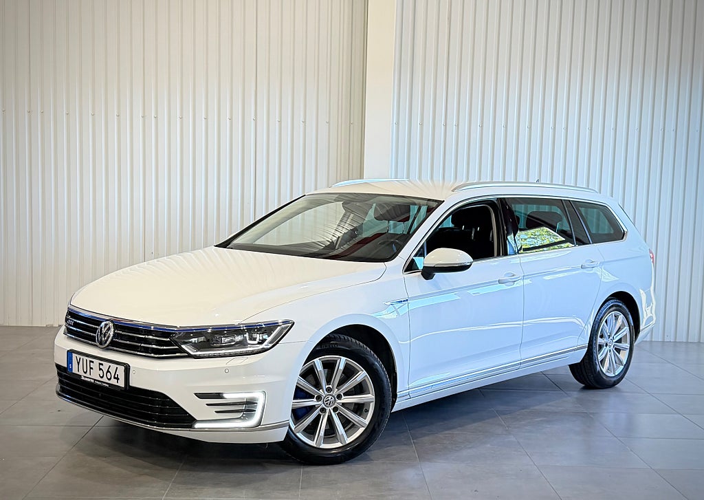 Volkswagen Passat Variant GTE 1.4 TSI GTE P-VÄRM DRAG KAMERA CARPLAY 218H