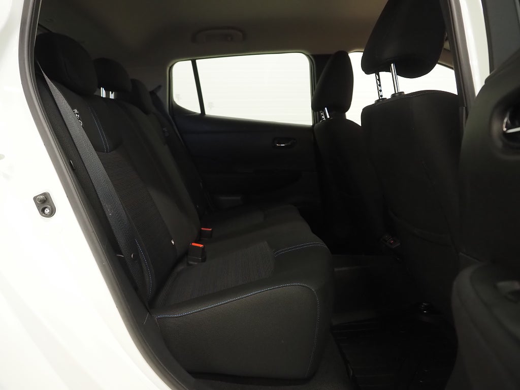 Nissan Leaf 40 kWh 150hk Acenta | Backkamera | Rattvärme |