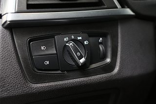 Sedan BMW 330 12 av 28