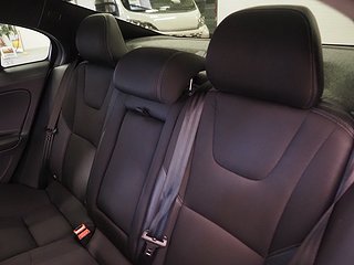 Sedan Volvo S60 Cross Country 16 av 24
