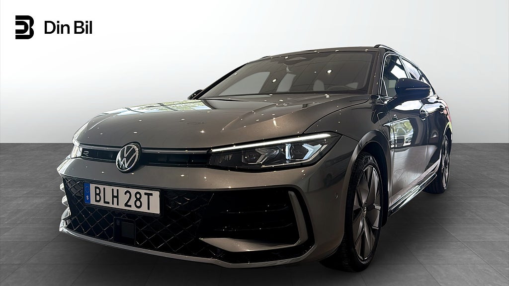 Volkswagen Passat R-LINE 1.5 TSI eHYBRID 272 hk Drag/Värmare/Panoram