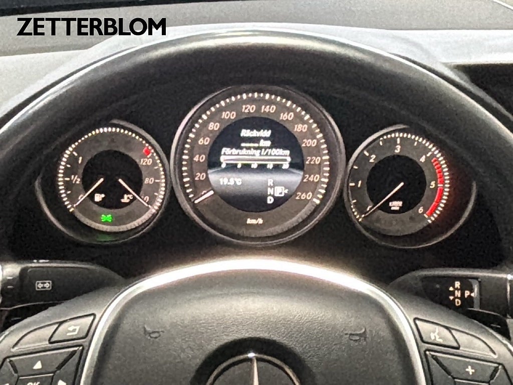 Sedan Mercedes-Benz E 11 av 16