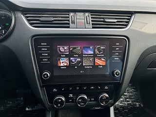 Skoda Octavia Kombi 1.5 TSI Sov-däck/Kamera/P-sens/Skinn/Lågskatt