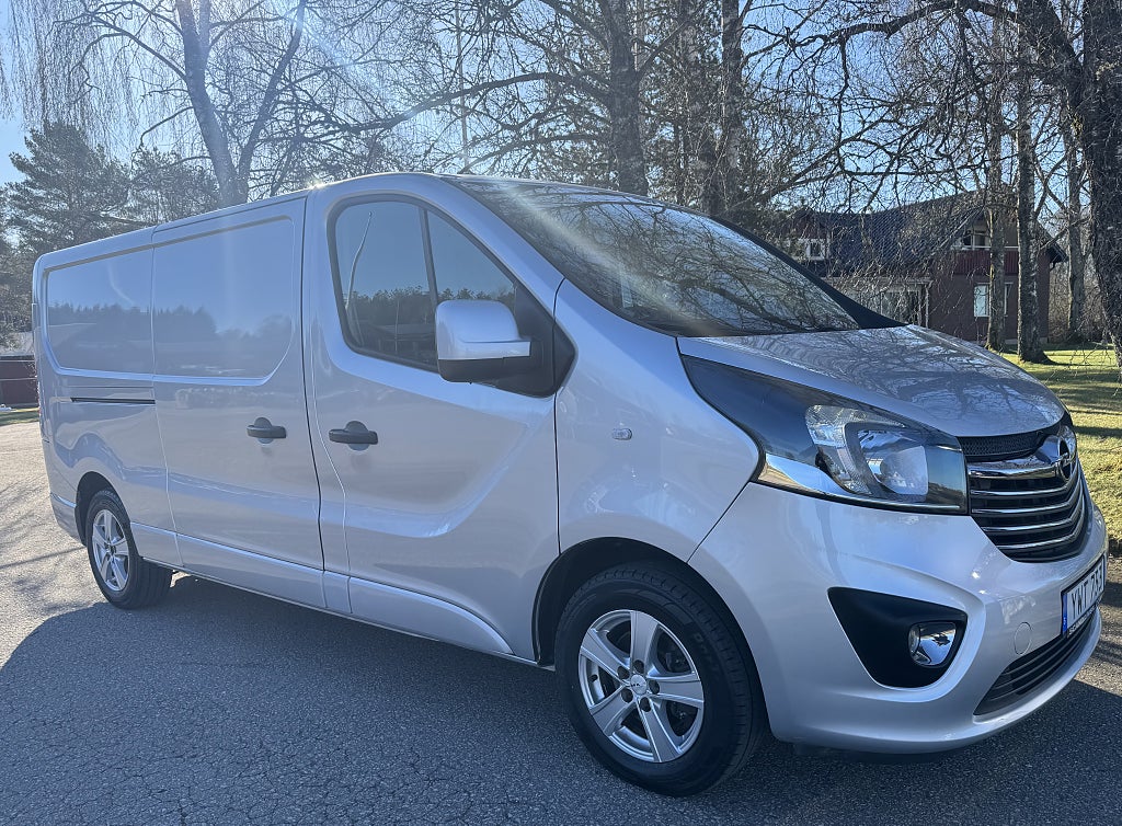 Opel Vivaro 125 CDTI Långt Skåp L2 Dieselvärmare & Drag