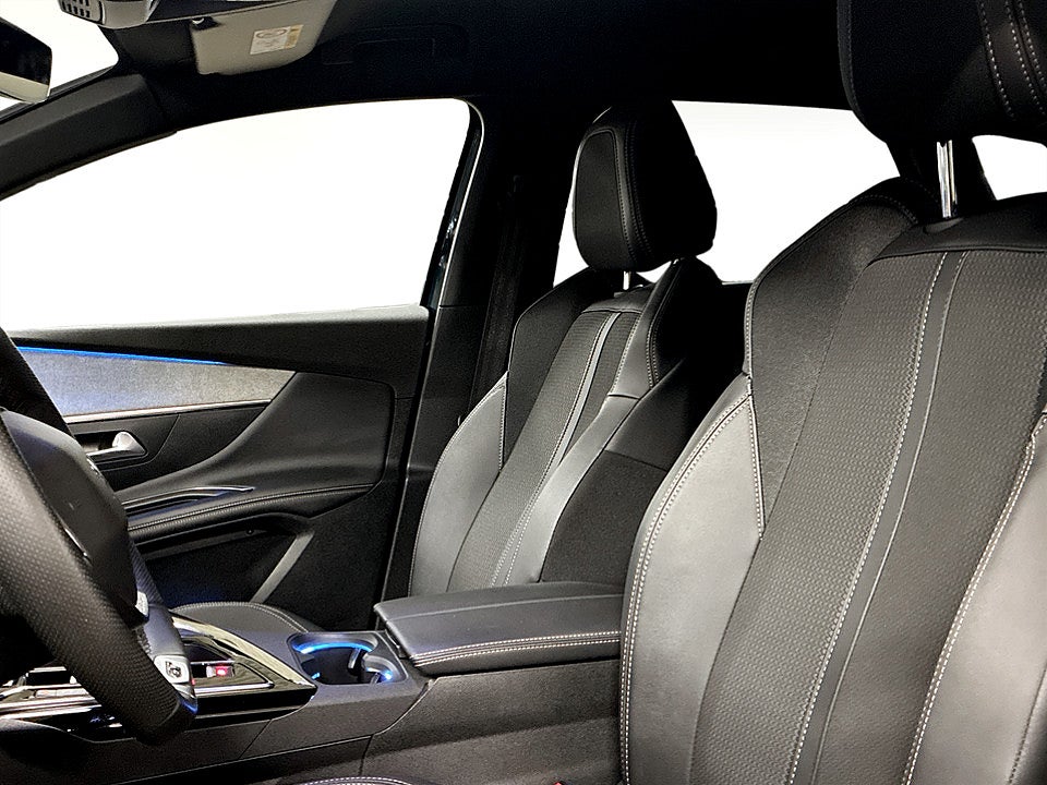 Bild på Peugeot 3008 GT 1.2 PT 130hk Aut B-KAMERA CARPLAY