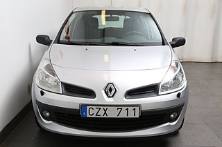 Halvkombi Renault Clio 5 av 23