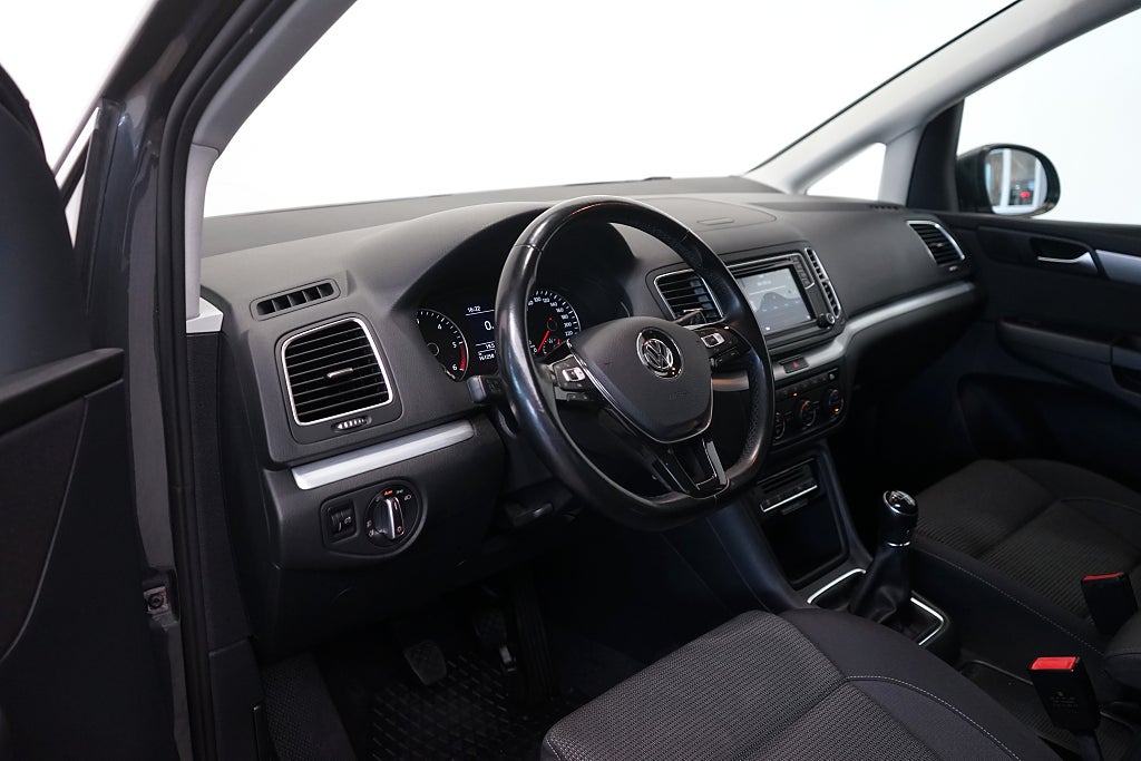 Volkswagen Sharan 7-seater 2.0 TDI Base Panorama Carplay 150hk