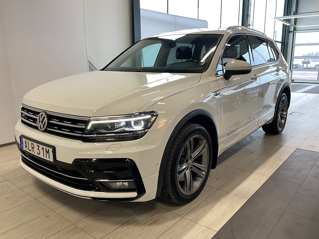 Volkswagen Tiguan Allspace 2.0 TDI 4Motion R-Line 7-sits Värmare S&V-Hjul