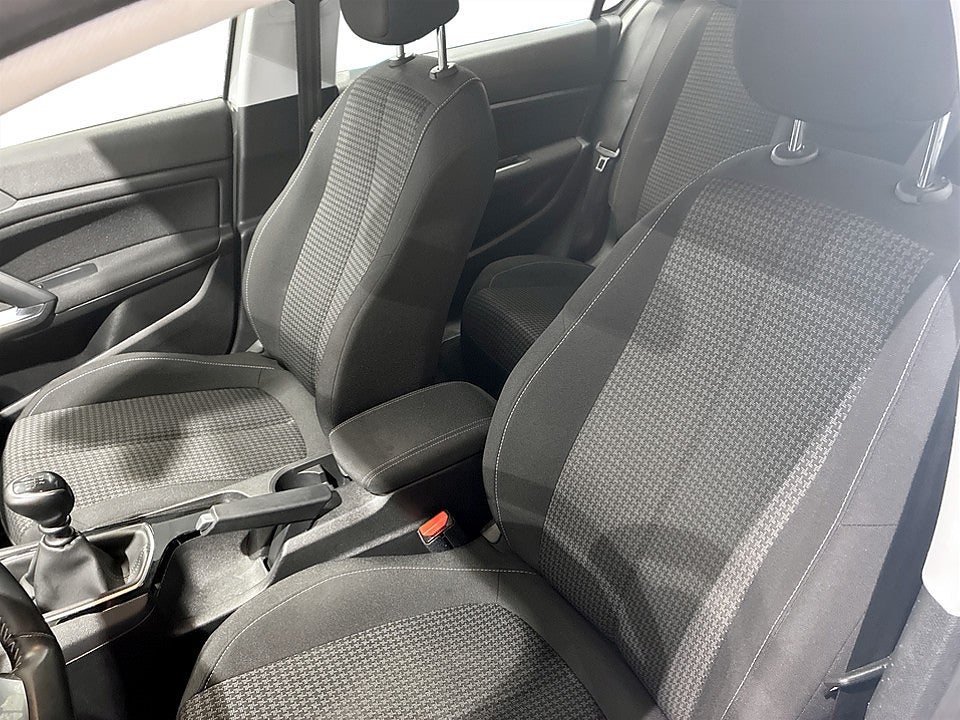 Bild på Peugeot 308 5D Active 1.2 PT 130hk P-SENSORER BAK