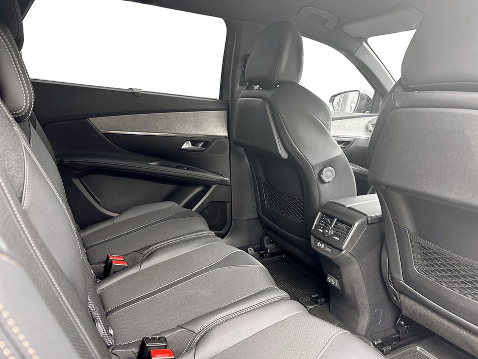 Bild på Peugeot 5008 GT 1.2 PT 130hk Aut 7-SITS B-KAMERA CARPLAY