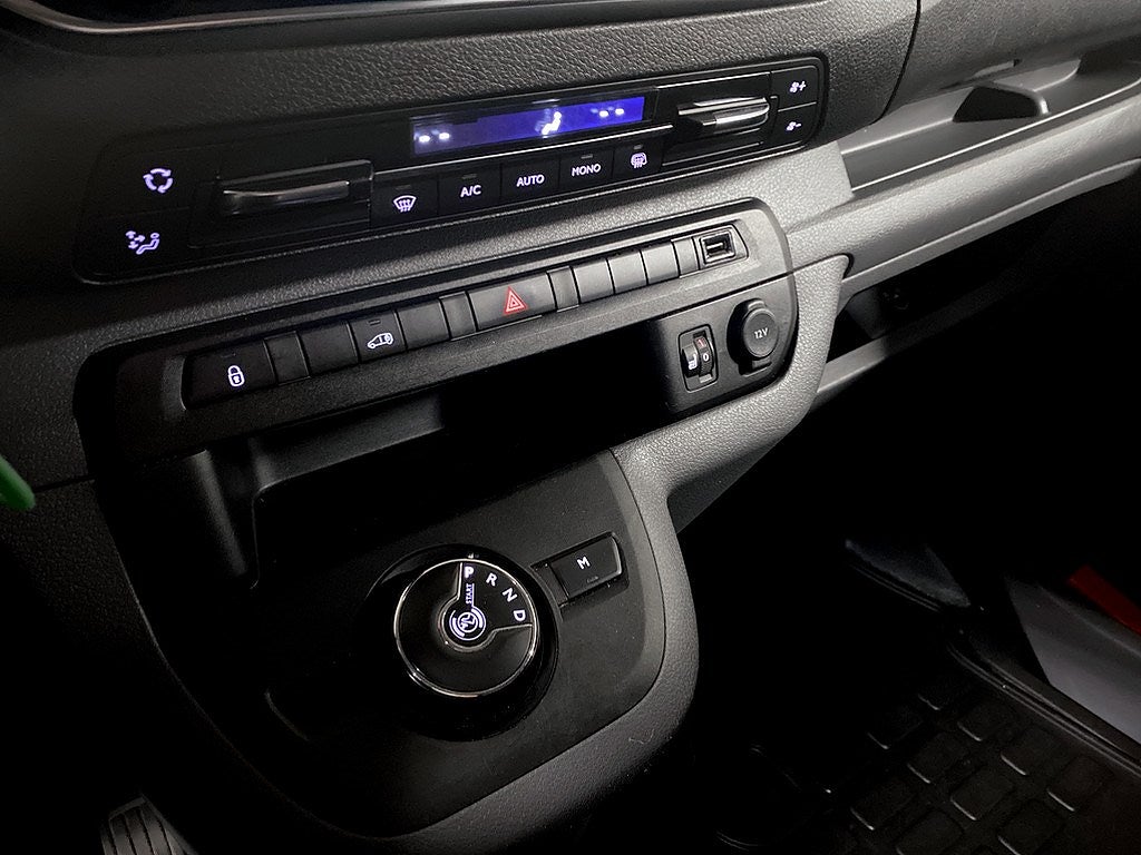 Bild på Peugeot Expert PRO+ 2.0 BHDi 180hk Aut L3 - B-KAMERA, DRAG