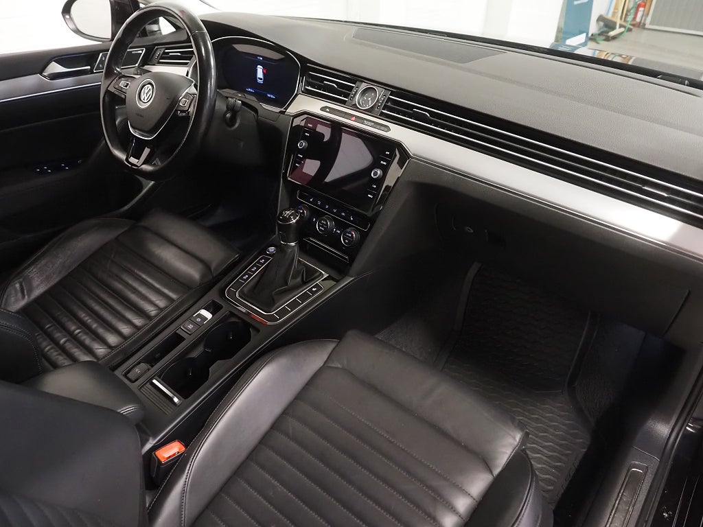 Volkswagen Passat SC TDI 190hk R-Line |Drag|D-värm|Kamera|Cockpit| 2018