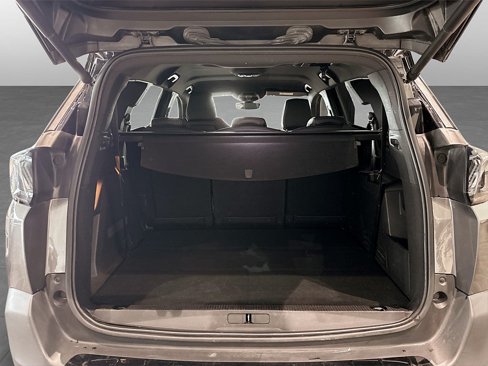 Bild på Peugeot 5008 GT 1.2 PT 130hk Aut 7-SITS B-KAMERA CARPLAY