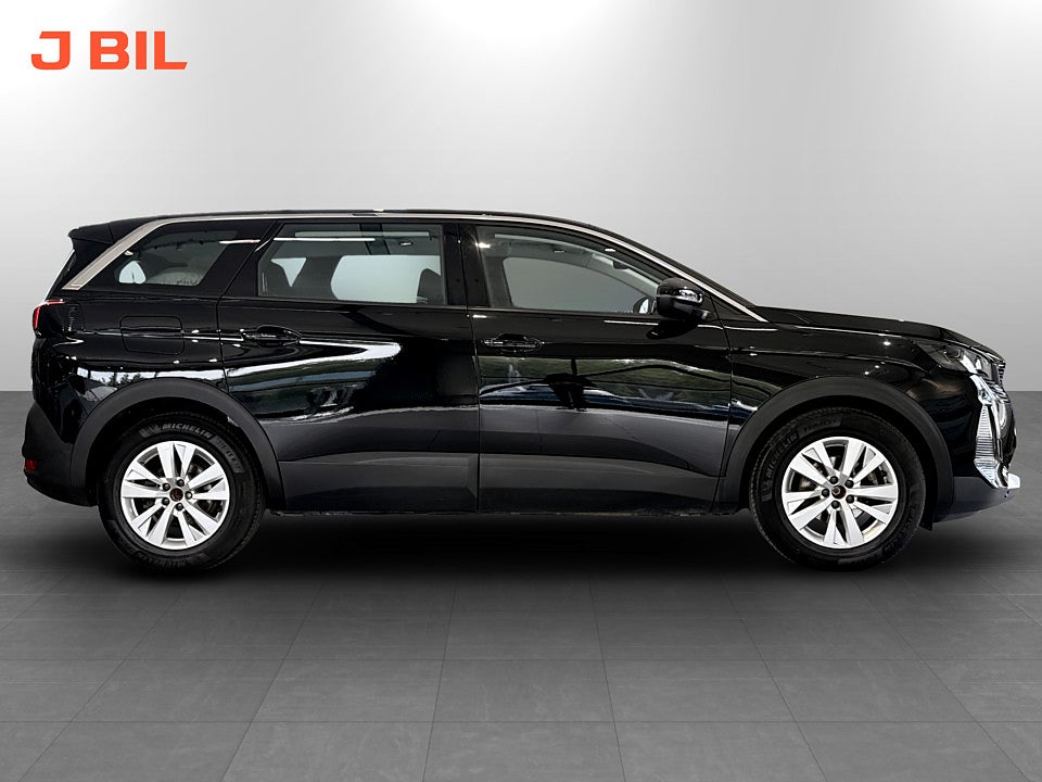 Bild på Peugeot 5008 Active Pack 1.2 PT 130hk 7-SITS B-KAMERA CARPLAY