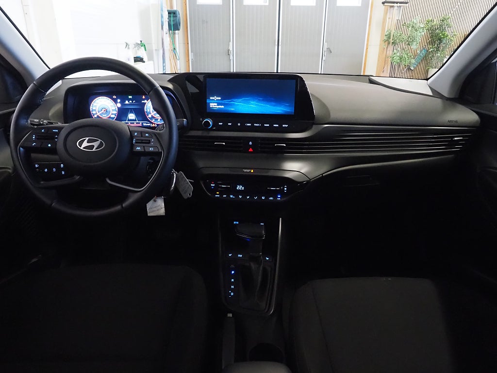 Hyundai i20 Essential 1.0 T-GDI 100HK Automat Kamera Moms 2025